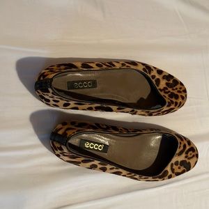 Ecco leopard print ballet flats size 37
